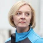 Brojevi mobilnih telefona britanske premijerke Liz Tras i 25 njenih ministara prodaju se na internetu