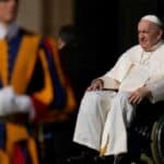 Papa želi da poseti Srbiju, poslao izaslanika kardinala Kurta Koha kod Porfirija