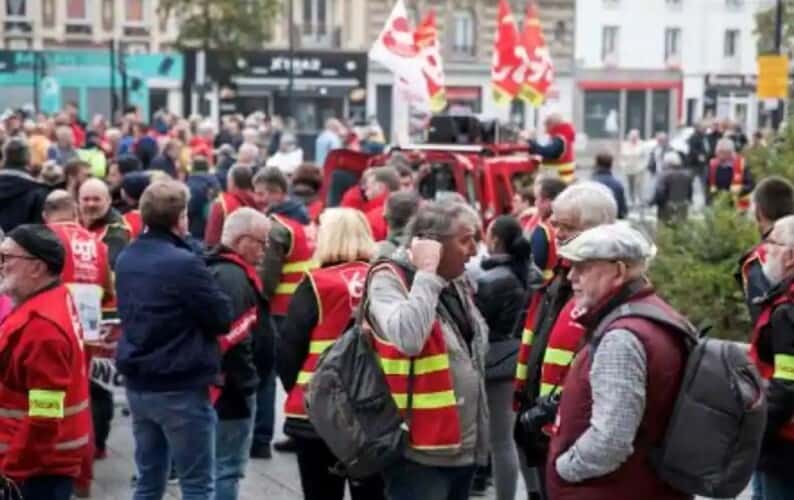  Francuski sindikati započeli štrajkove širom zemlje, vlada preti prisilnim vraćanjem na rad