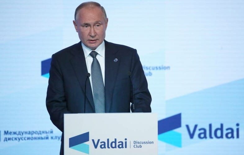  Putin: Zapad igra opasnu, krvavu i prljavu igru, protiv sam tzv. “zlatne milijarde”