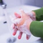 Austrijski grad Salcburg zavrće toplu vodu deci u školama