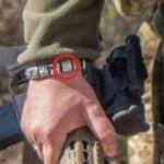 Vrhovni komandant ukrajinske vojske pozira sa narukvicom sa svastikom