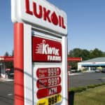 KAKO SU AMERIKANCI I RUSI prevarili sankcije! LUKOIL izvozi naftu u Teksas a njihove benzinske stanice rade nesmetano
