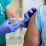 Voditelj koji je promovisao VAKCINACIJU završio u bolnici zbog krvnih ugrušaka