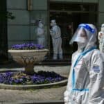 KINEZI priznali prvu smrt NASTALU ZBOG STRIKTNIH COVID PRAVILA: Dečak umro zbog kašnjenja hitne pomoći