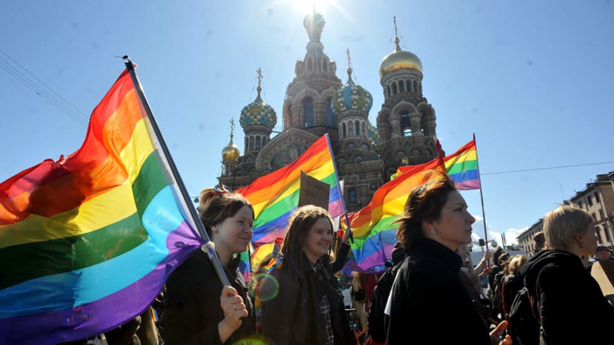 RUSKA PRAVOSLAVNA CRKVA objasnila svoj STAV prema LGBT grupacijama! Krenuli su na decu