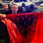 ALBANCI divljaju po Londonu! Mafija slavi sa zastavama i besnim kolima (VIDEO)