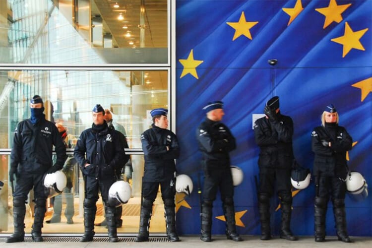  EUROPOL proširuje ovlašćenja! Smanjuje se zaštita ličnih prava i omogućava se PRIKUPLJANJE PODATAKA pojedinaca