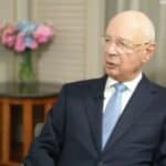 KLAUS ŠVAB na sva usta hvali KINU i krvavi tehno-komunistički sistem! Nada se da će svi slediti taj primer (VIDEO)