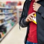 Udarila glad! Britanci sve više kradu hranu! Supermarketi postavljaju magnete na SIR I MESO