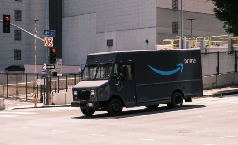  Amazon uveo nadzor radnika u vozilima, tvrde da je to zbog “BEZBEDNOSTI”
