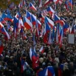 MASOVNI protesti širom Češke se nastavljaju! Narod pati zbog ekonomske krize a VLAST za demonstracije krivi Rusiju