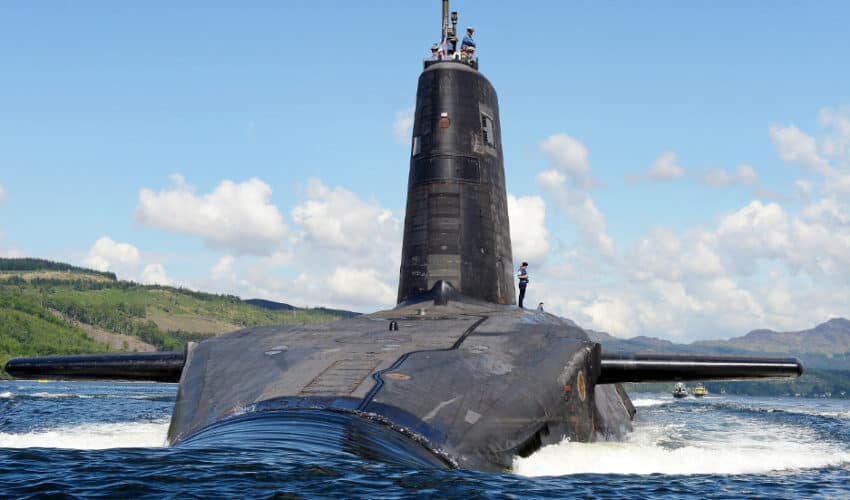  Britanska strateška nuklearna podmornica se zapalila dok je bila pod vodom