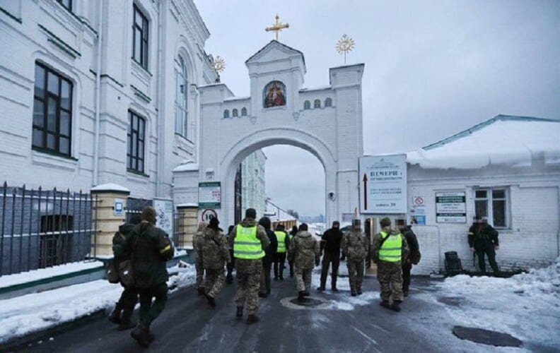  Ruska pravoslavna crkva: Pretres u pravoslavnom manastiru u Kijevu predstavlja akt zastrašivanja