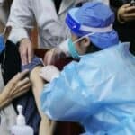 VLASTI U KINI idu od kuće do kuće i plaćaju starijima od 60 godina da se vakcinišu