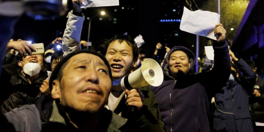 Protesti u Kini donose prve rezultate! Ublažavaju se brutalne COVID mere