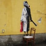 Ukrajinska posla! Umetničko delo BENKSIJA doslovno odsečeno sa zidom u ukrajinskom gradu Hostomelu (FOTO)