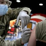 Vašington razmatra ukidanje obavezne vakcinacije protiv COVID-a za vojsku