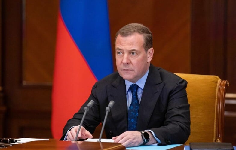  Dmitrij Medvedev: Izdajnicima koji toliko mrze svoju zemlju treba zabraniti povratak