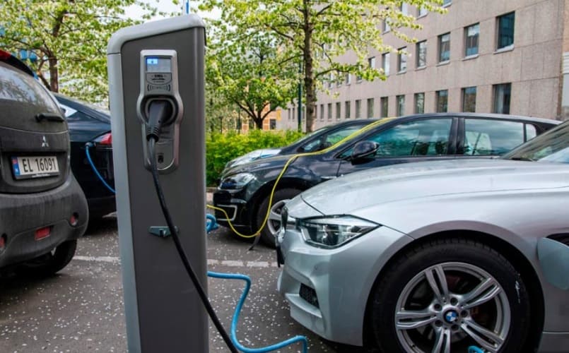 Punjenje električnog automobila duplo skuplje od benzina u Norveškoj