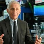 Mukica! FAUČI kuka jer mu svi prete zbog njegovih "dela"