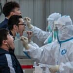 Zapadu sada ne odgovara što Kina popušta COVID mere! Kritikuju Peking i traže masovnu vakcinaciju