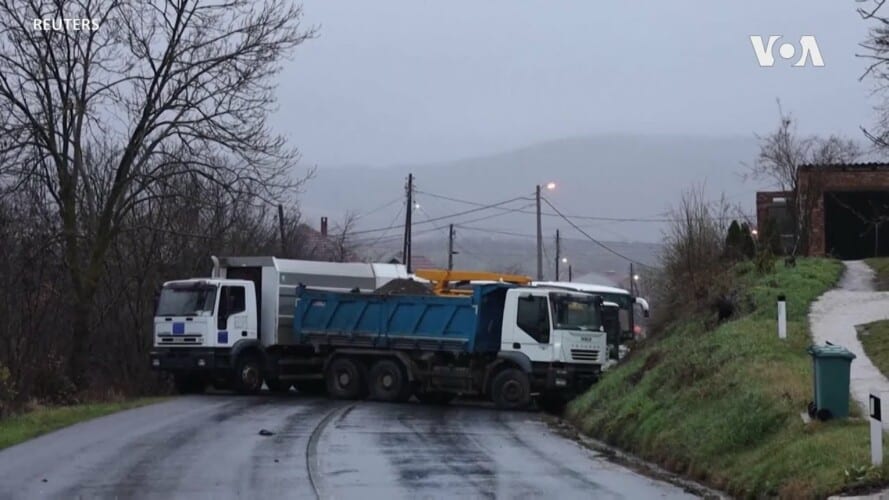 SRBI sa Severa Kosova deveti dan na barikadama- Iz cele Srbije krenula podrška ka Jarinju