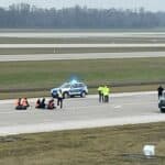Ekološki aktivisti se zalepili za pistu na aerodromu u Minhenu
