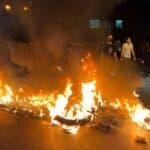 FRKA! Britanci pozvali svoje državljane da HITNO napuste IRAN- Teheran hapsi one povezane sa protestima