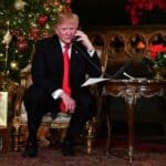 Tramp u božićnoj čestitki nazvao Bajdena MENTALNO RETARDIRANIM i isprozivao FBI