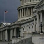 Mesečni federalni deficit Sjedinjenih Američkih Država dostigao rekordnih 249 milijardi dolara, ali ima novca za Ukrajinu