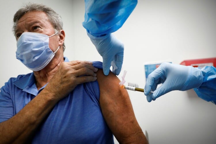  Američki mediji: Više smrtnih slučajeva među vakcinisanima nije razlog da se izbegava vakcinacija