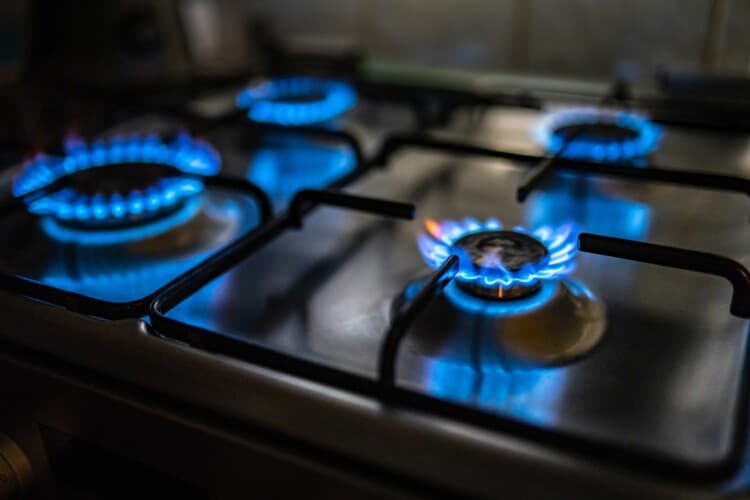  Prepisali od AMERA! RTS tvrdi da kuvanje na gas može izazvati srčana oboljenja, rak i Alchajmera