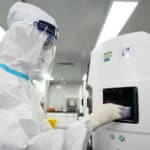 Rusi i dalje u COVID 19 projektu! Tvrde da novi soj nije opasan I PREPORUČUJU VAKCINACIJU