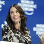 Drma se brod! Mlada liderka Klausa Švaba podnosi ostavku na mesto premijerke Novog Zelanda