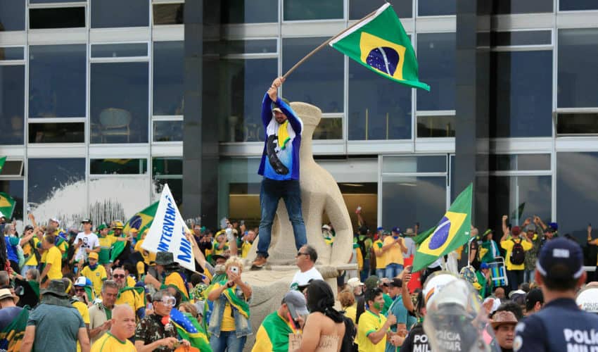  BRAZIL: Sprečeno zauzimanje institucija od strane demonstranata- Novi predsednik obećao obračun sa “fašistima”