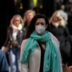 Velika Britanija ukinula preporuku za nošenje maski dok su ljudi bolesni