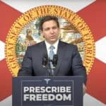 DeSantis uvodi zakon KOJI ZAUVEK zabranjuje uvođenje bilo kakvog vakcinalnog pasoša i osigurava SLOBODU GOVORA