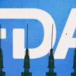 FDA i dalje tvrdi da vakcine protiv Covid-a nisu povezane sa iznenadnom smrću