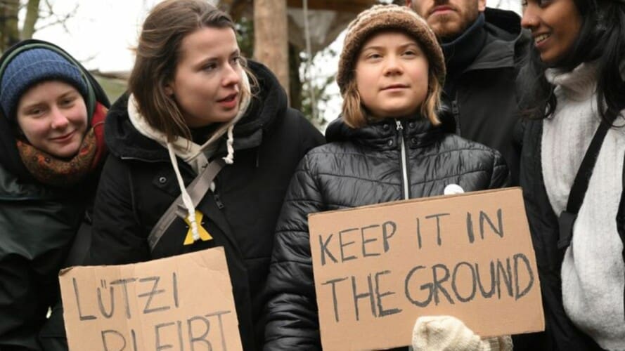 Greta zajedno sa AntiFa na protestu u Nemačkoj- Usledili nasilni sukobi sa policijom