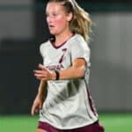 Fudbalerka koja je odbila da kleči na utakmici za BLACK LIVES MATTER dobila novac na sudu