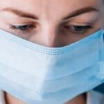 LEKAR u Nemačkoj osuđen na 2 godine zatvora zbog pisanja izuzeća za NOŠENJE MASKI