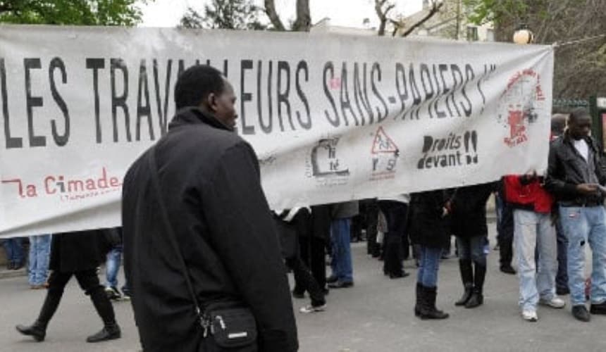 Francuska: Ilegalni migrant pokušao da zadavi sopstvenu bebu tokom spora u kancelariji za imigraciju