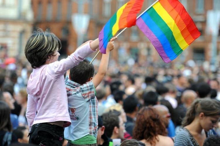  ŠKOTSKA: U školicama pitali mališane da li su gej ili transrodni