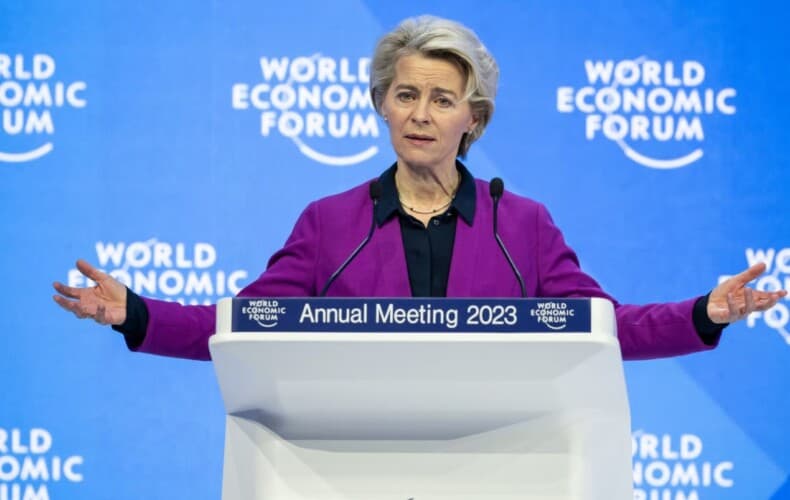  Ursula fon der Pfizer u Davosu: “Desiće se najveća industrijska transformacija ikada – od početka vremena”
