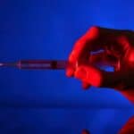 Direktor Kancelarije za bezbednost imunizacije CDC-a priznaje da ljudi pate i postaju bolesni nakon vakcinacije