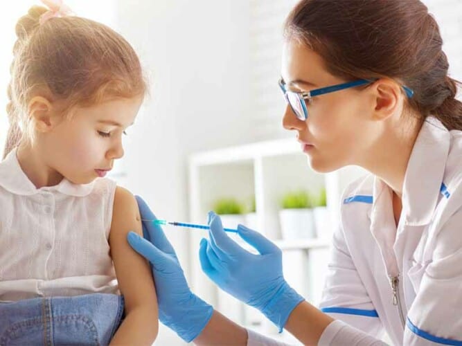  Lekari nastavljaju sa pritiskom: Vakcinišite svoju decu, primite nove bivalentne vakcine