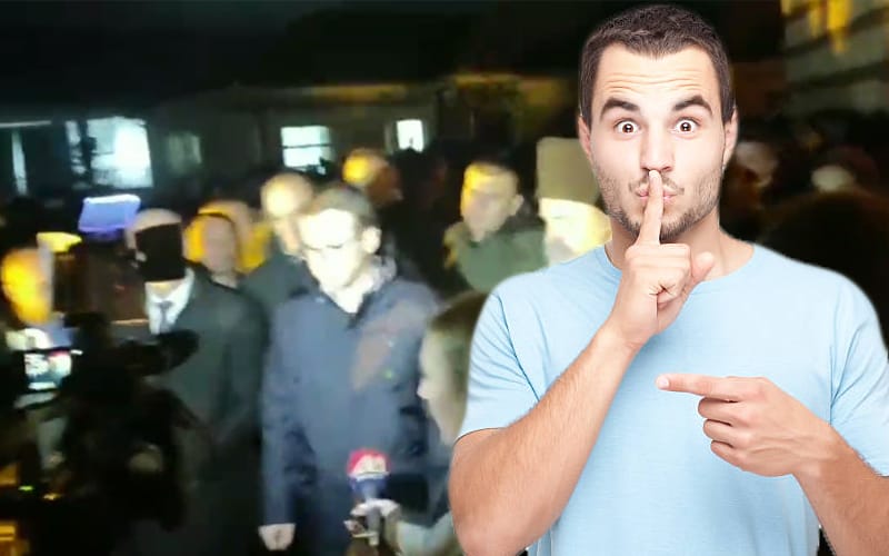  Mediji ovo vešto kriju! Narod na KOMSMETU sinoć oterao Vučićeve naprednjake (VIDEO)