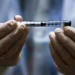 99 lekara i medicinskih profesionalaca zahtevaju da Britanska fondacija za srce otvoreno prizna „prikrivanje“ povrede srca od vakcina