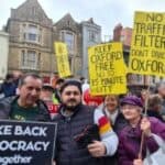 HILJADE demonstranata u Oxfordu na protestu protiv 15-minutnih gradova!